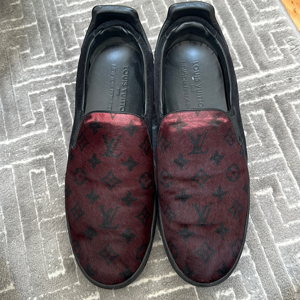 Men’s Louis Vuitton loafers in size 9.